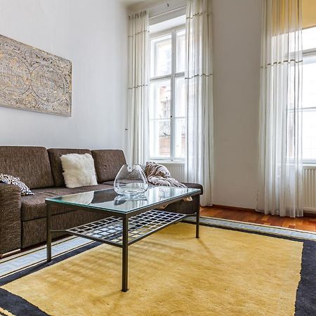 Newly Renovated Apartment In The Old Town 브라티슬라바 외부 사진