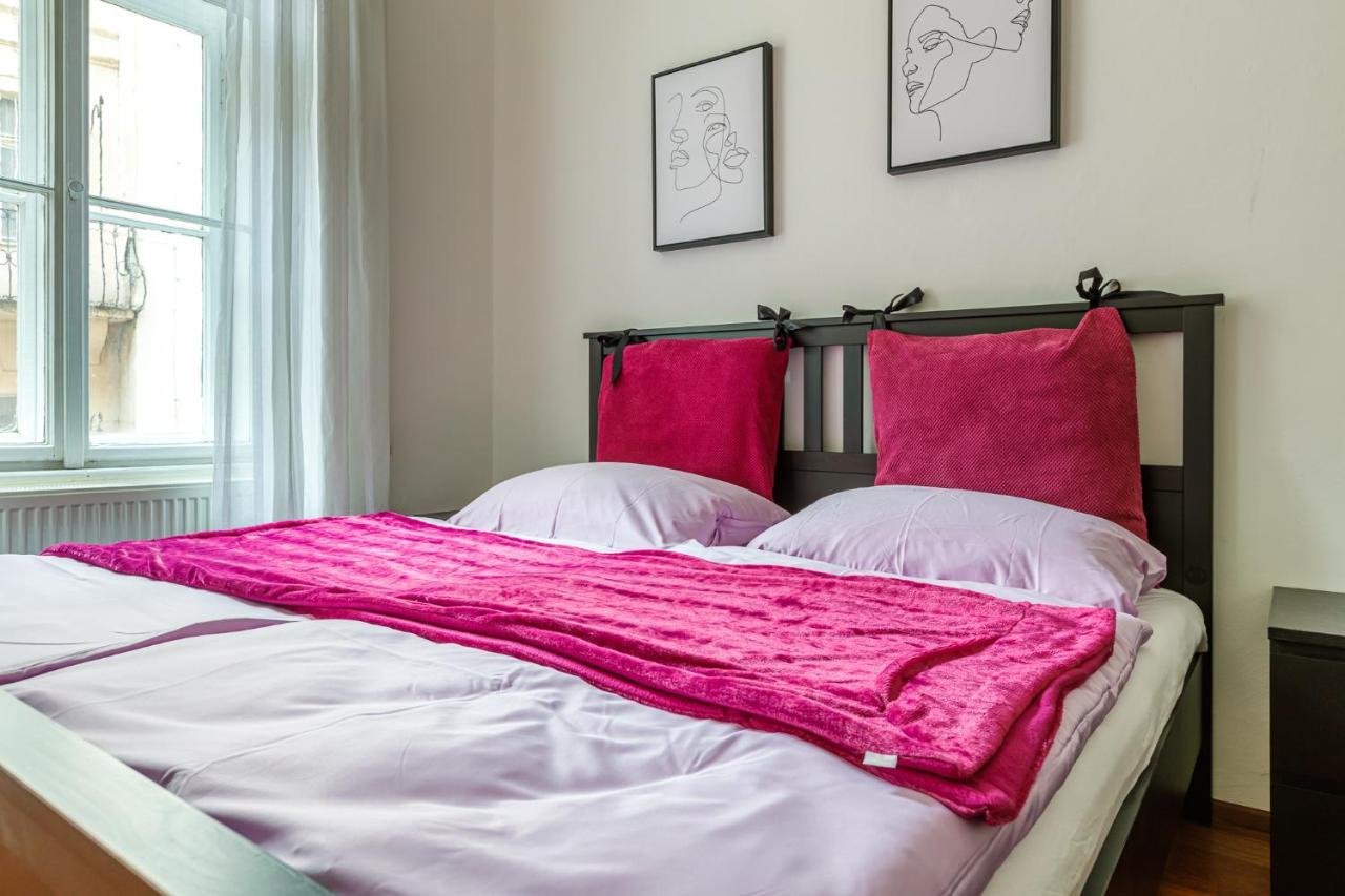 Newly Renovated Apartment In The Old Town 브라티슬라바 외부 사진