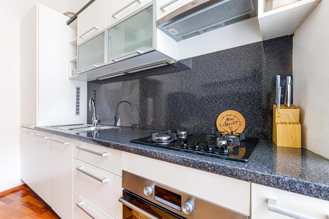 Newly Renovated Apartment In The Old Town 브라티슬라바 외부 사진
