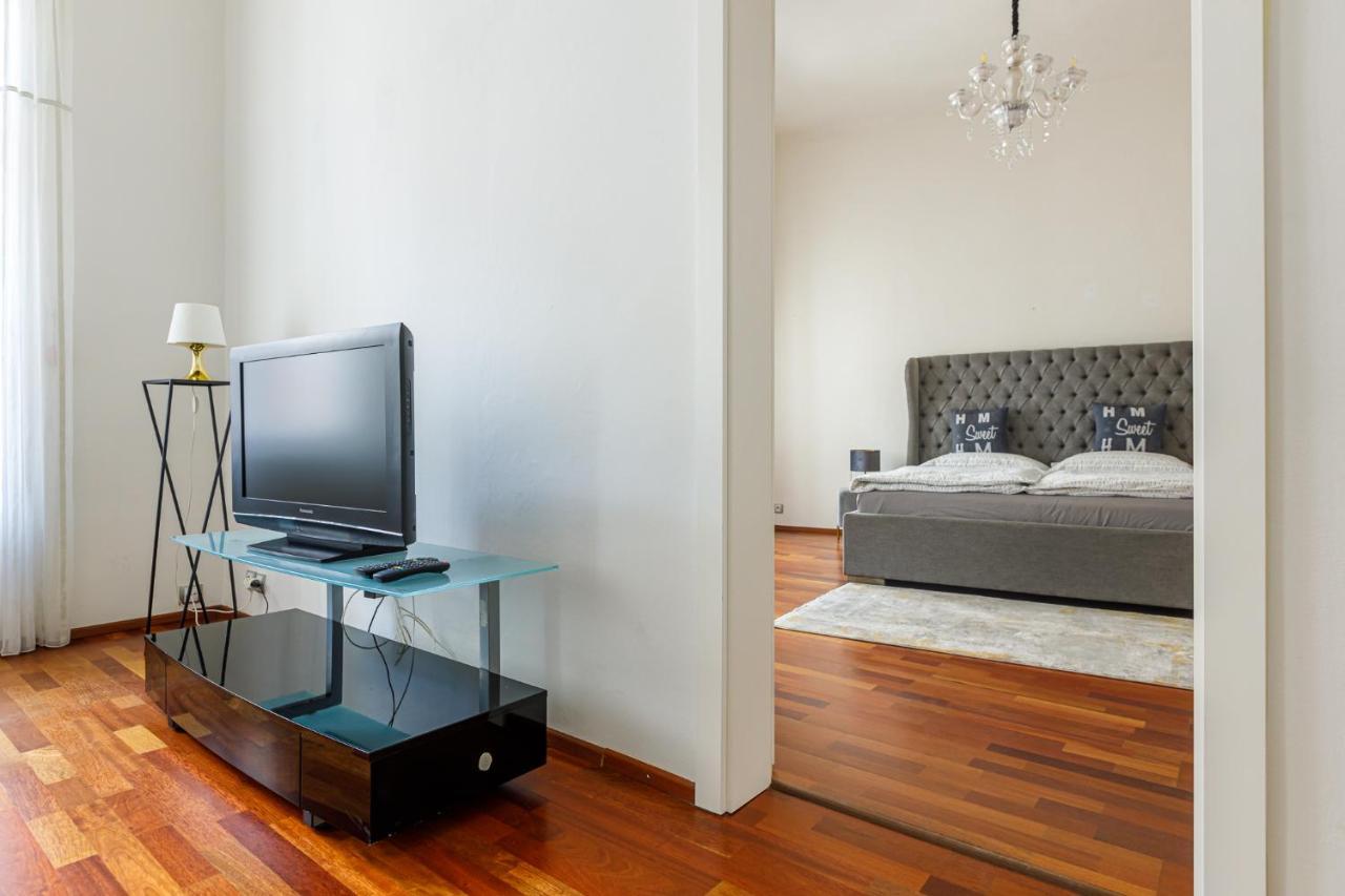Newly Renovated Apartment In The Old Town 브라티슬라바 외부 사진