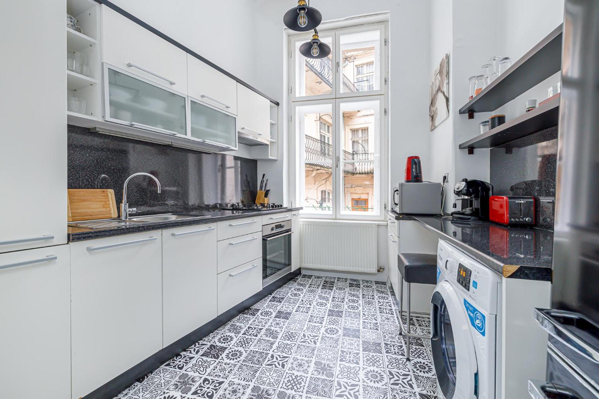 Newly Renovated Apartment In The Old Town 브라티슬라바 외부 사진