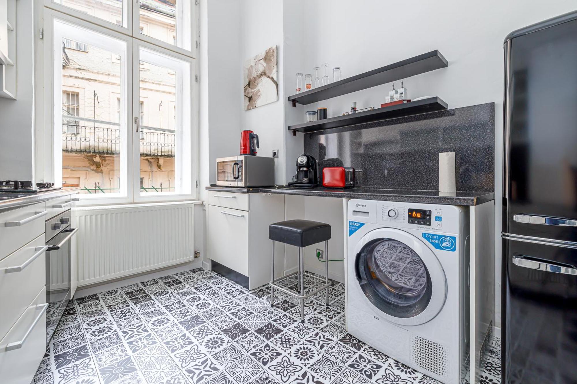Newly Renovated Apartment In The Old Town 브라티슬라바 외부 사진